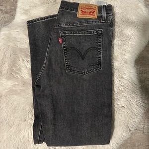 Levi’s jeans size 28